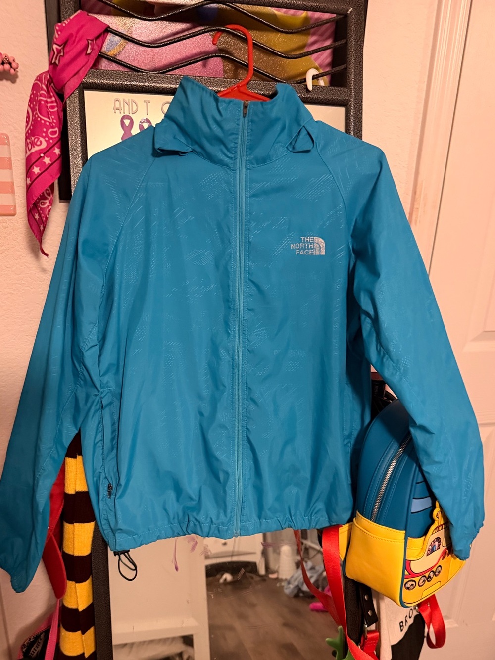 The North Face Woman’s The North Face Lightweight Windbreaker Jacket w/ hood